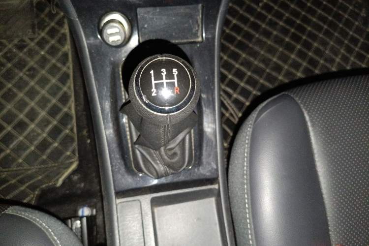 Used BYD F3 2020 1.5L Manual Classic Trim Gear Lever