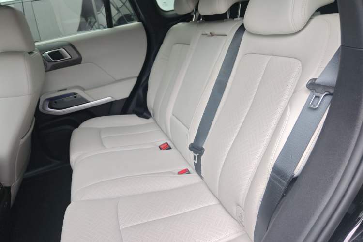 Used Formula Leopard Titanium 3 2025 501KM All-Wheel Drive Intelligent Driving Ultra Version