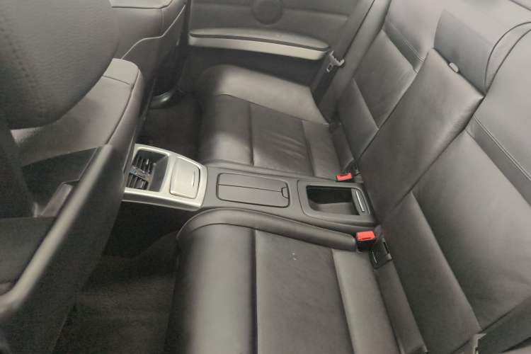 Used BMW 3 Series 2011 320i Convertible Coupe
