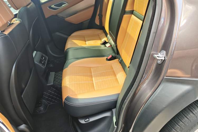 Used Land Rover Range Velar 2022 250 PS Sparkling Heritage Edition Left Rear Seat