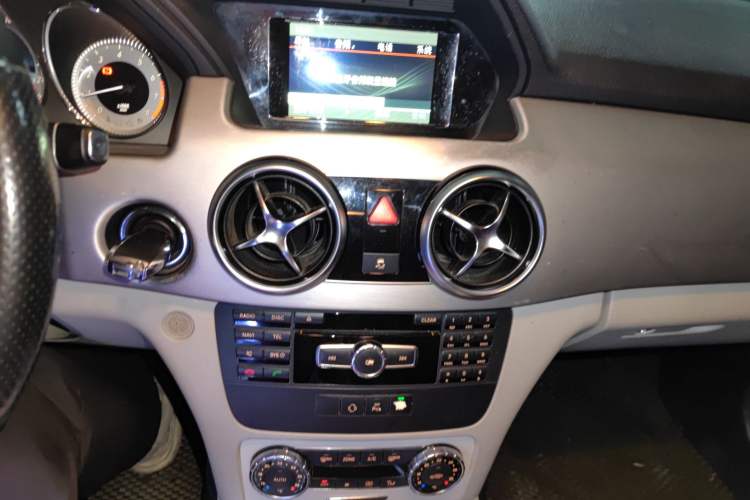 Used Mercedes-Benz GLK-Class 2015 GLK 260 4MATIC Dynamic Edition Ultimate Version
