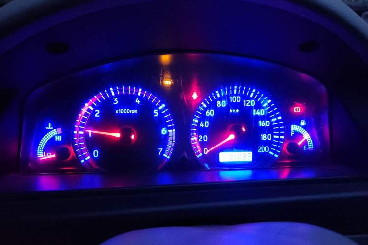 Used FAW Xiali N5 2013 1.3L Manual Luxury Airbag Version
