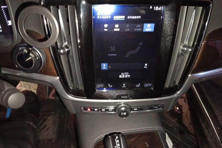 Used Volvo S90 2018 T5 Zhiyuan Edition
