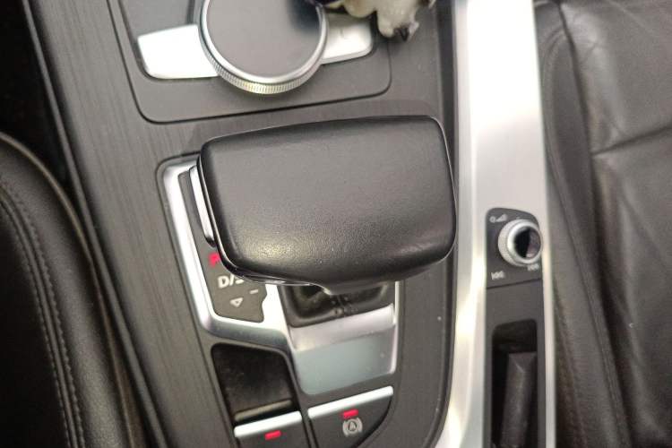 Used Audi A4L 2019 40 TFSI Fashion Edition China VI Emission Standard