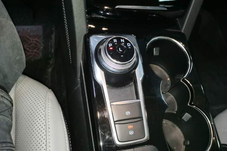 Used Ford Escape 2020 EcoBoost 245 Two-Wheel Drive Smart & Enjoyment Model
