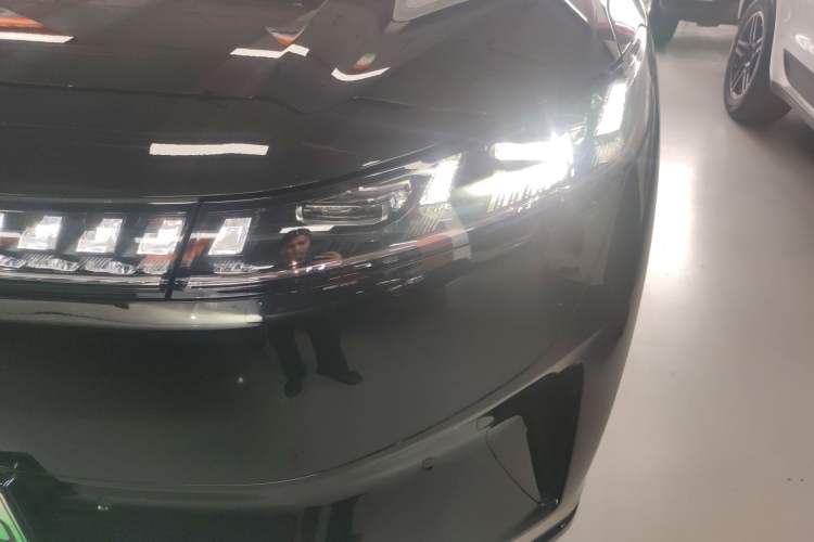 Used Dongfeng eπ eπ008 2024 210Max Range-Extended Version 6 Seats