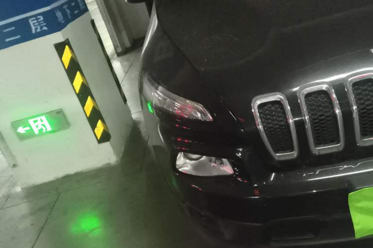 Used Jeep Cherokee 2016 2.4L Leading Edition
