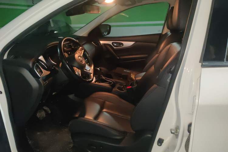 Used Nissan Qashqai 2022 2.0L CVT XV Premier Luxury Edition Left Front Seat