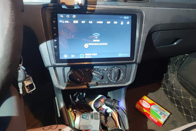 Used Volkswagen Santana 2016 1.6L Manual Fashion Edition Audio And AC Panel