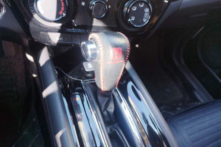 Used Honda Vezel 2017 1.8L CVT Front-Wheel Drive Pioneer Edition