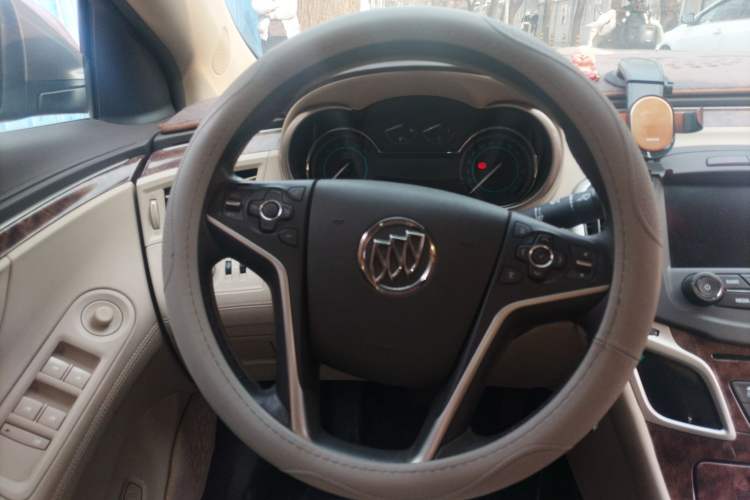 Used Buick LaCrosse 2013 2.4L SIDI Leading Comfort Version
