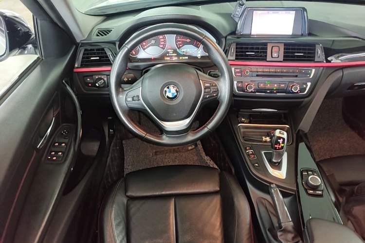 Used BMW 3 Series 2013 316i Sport Design Package
