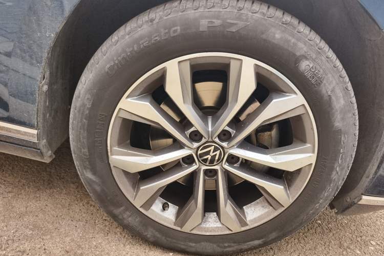 Used Volkswagen Variant 2021 2.0T Comfort Edition Right Front Wheel Hub