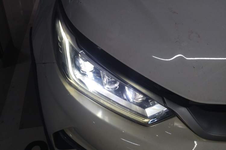 Used BYD Yuan Pro 2021 401 km Luxury Version Right Front Headlight