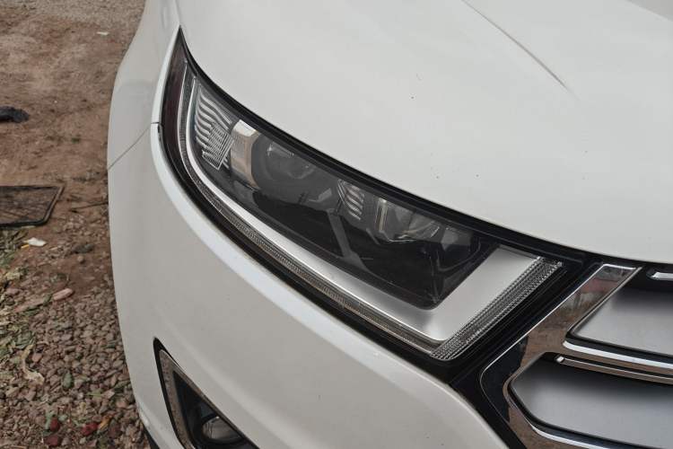 Used Ford Edge 2015 2.0T GTDi Four-Wheel Drive Prestige Model Right Front Headlight