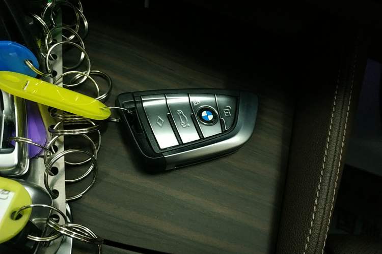 Used BMW 5 Series 2022 Second Facelift 530Li Luxury Edition Premium Package
