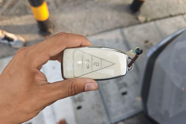 Used Venucia V DD-i 2023 60km iD Version
