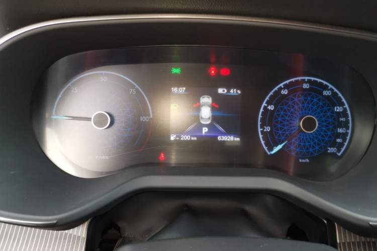 Used Hongqi E-QM5 2022 431 km Charge & Enjoy Edition