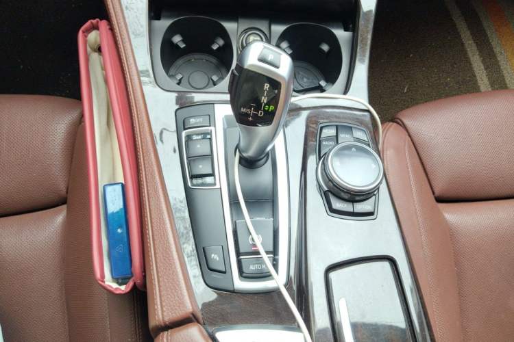 Used BMW 5 Series 2014 535Li Leading Model
