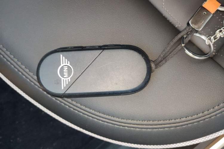 Used MINI Electric COOPER 2024 456km COOPER E Classic Edition
