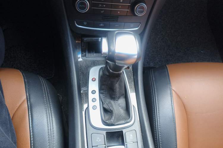 Used Roewe e550 2016 Deluxe Edition
