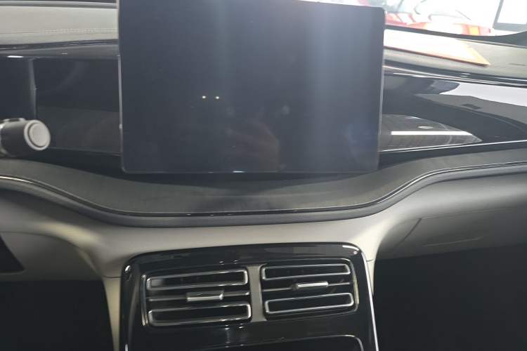 Used BYD Qin PLUS 2024 HONOR Edition DM-i 55KM Leading Model Audio And AC Panel