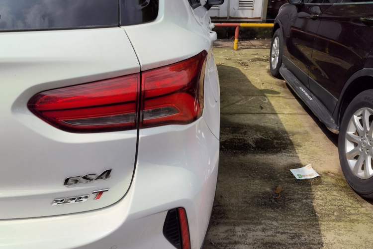 Used GAC Trumpchi GS4 2018 235T Automatic Two-Wheel Drive Elite Edition Right Rear Taillight