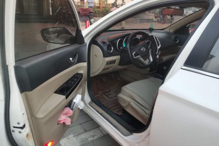 Used Changan Eado 2014 1.6L Manual Luxury Model
