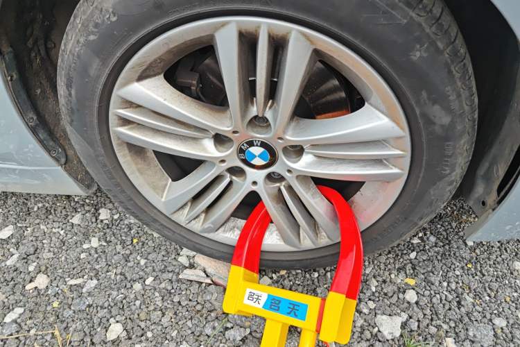 Used BMW 3 Series 2016 320Li Fashion Model Right Front Wheel Hub