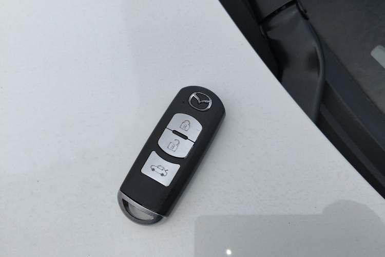 Used Mazda Atenza 2018 2.0L Blue Sky Luxury Edition China VI Standard
