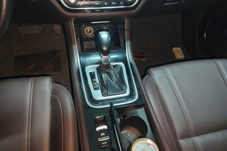 Used Changan Raeton CC 2018 1.5T Automatic Elegant Starry Edition China V Standard
