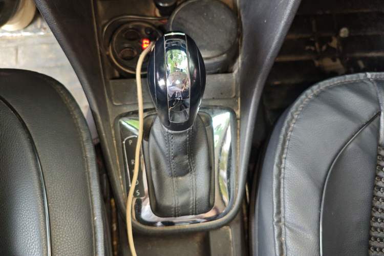 Used Volkswagen Jetta 2015 Value Edition 1.6L Automatic Fashion Version Gear Lever