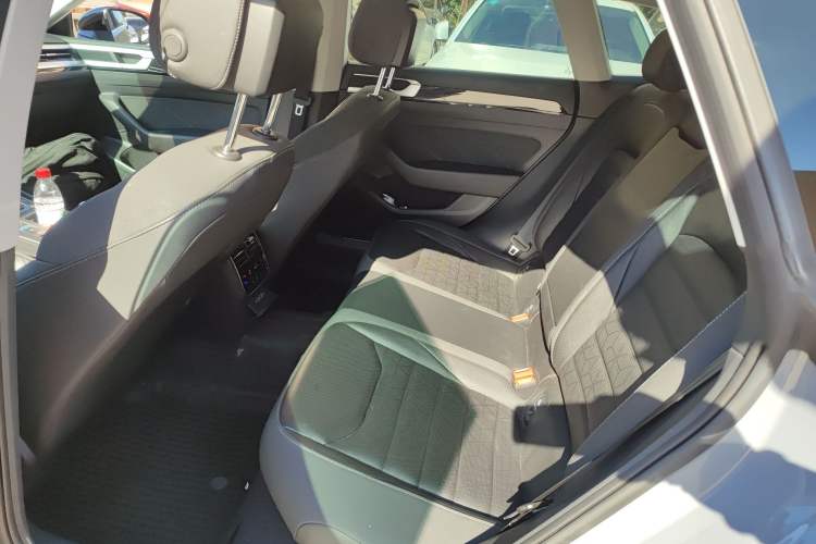 Used Volkswagen FAW-Volkswagen CC 2023 Hunting Vehicle 380TSI Hunter's Heart Edition