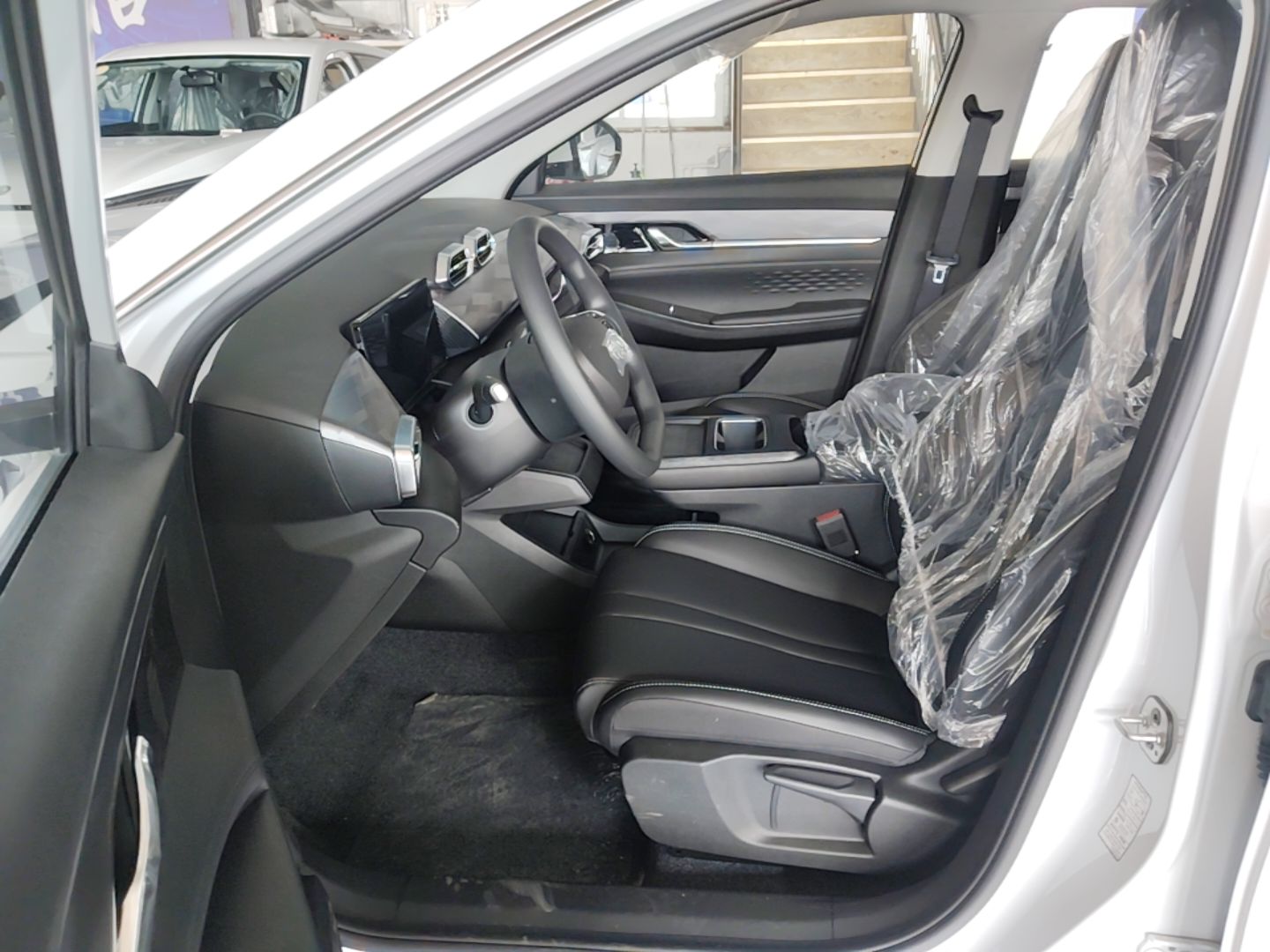 Dongfeng Aeolus SKY EV01 2025 530 km AIR Elite Edition — снимка 17