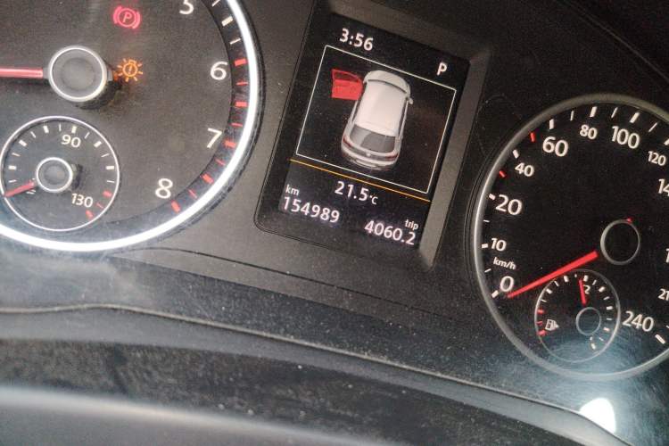 Used Volkswagen Tiguan 2016 300TSI Automatic All-Wheel Drive Luxury Edition Odometer Close Up