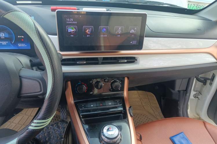 Used Dongfeng NAMMI BOX 2022 Chasing Wind Edition 331 km Standard Model