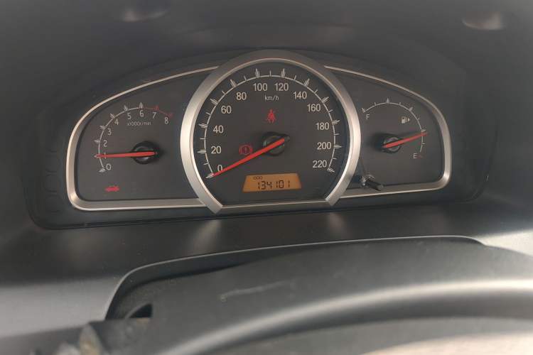 Used Baojun 630 2012 1.5L DVVT manual comfort version Instrument Cluster
