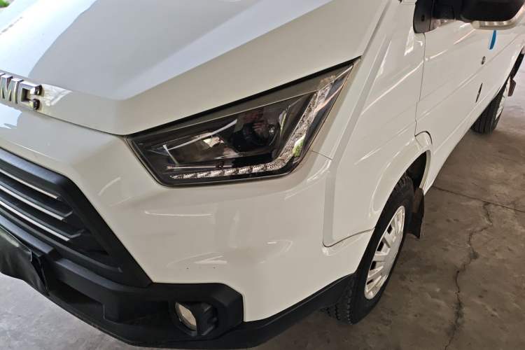 Used JMC Transit 2017 2.8T Commercial Version Short Wheelbase Mid-Roof 6/7/8-Seater JX493 Left Front Headlight