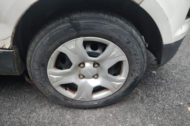 Used Ford EcoSport 2013 1.5L Manual Comfort Model Right Front Wheel Hub