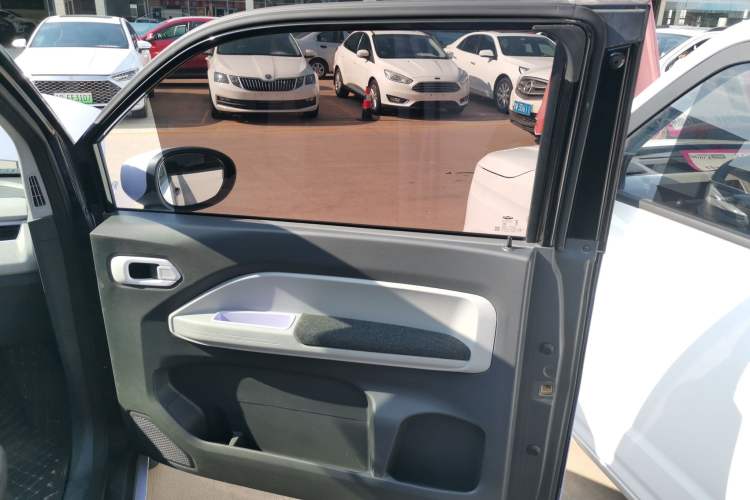 Used Chery New Energy QQ Ice Cream 2022 170km Sundae Phosphate Lithium-Ion