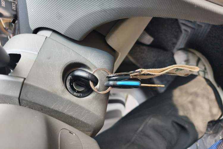 Used Chevrolet Sail 2013 Hatchback 1.2L Manual Warm Edition