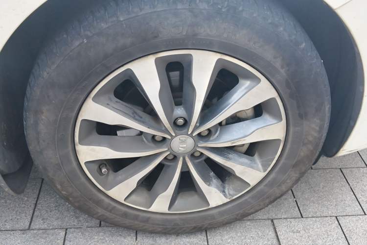 Used Kia Carnival 2015 2.2T Luxury Edition China IV