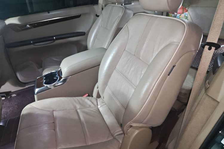 Used Mercedes-Benz R-Class 2010 R 350 L 4MATIC