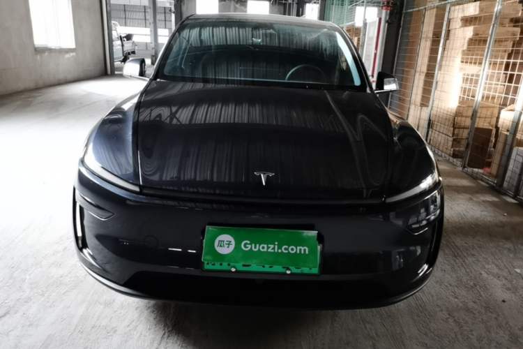 Used Tesla Model Y 2025 Rear-Wheel-Drive Version
