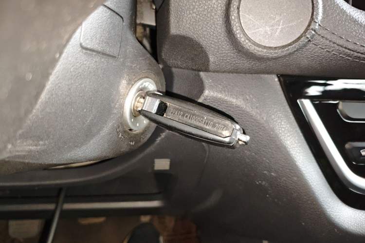 Used Isuzu JLM 2022 2.8T Classic Diesel Two-Wheel Drive Comfort Version with Long Wheelbase – JE493ZLQ6E