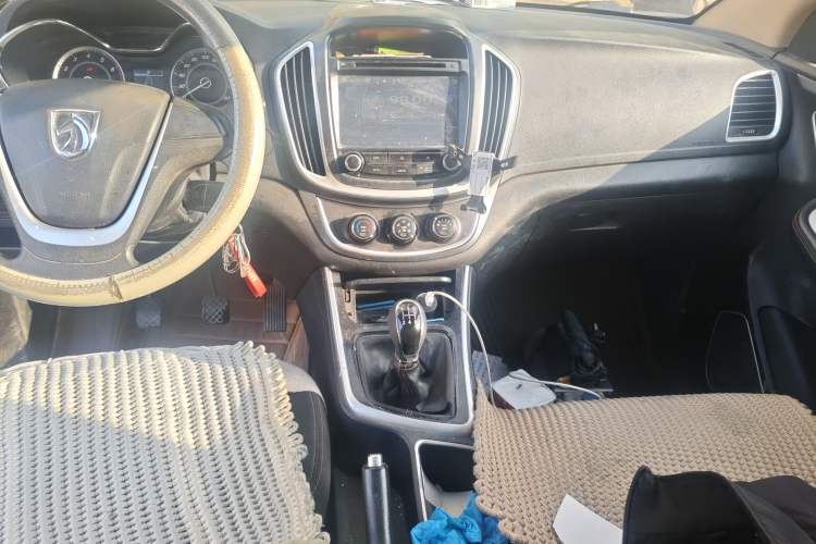 Used Baojun 560 2015 1.8L manual Comfort trim level