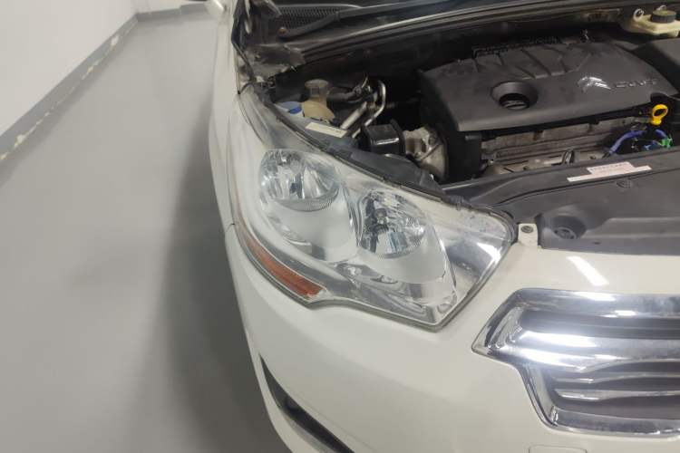 Used Citroen C4L 2014 1.8L Intelligent Drive Automatic Dynamic Model Right Front Headlight