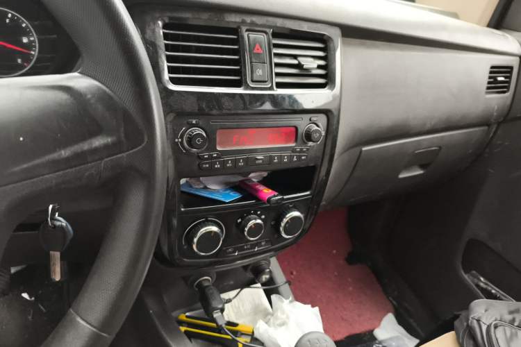 Used Wuling Rongguang V 2016 1.5L Standard Version Audio And AC Panel