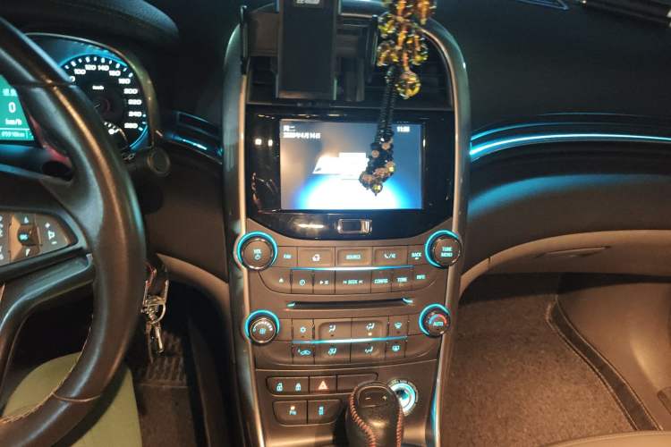 Used Chevrolet Malibu 2014 2.4L Automatic Luxury Edition Audio And AC Panel