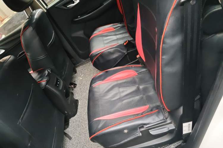 Used Baojun 730 2019 1.5L Manual Fashion Model 7-seater National V Left Rear Seat